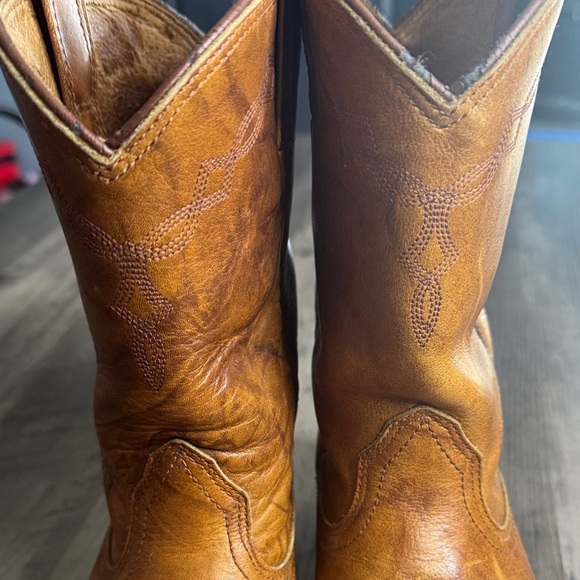 Ariat Tan Leather Cowboy Boots - Picture 4 of 8